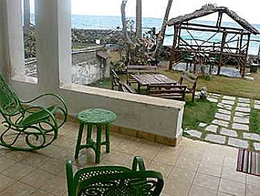 Terraza y ranchon de la casa Nancy